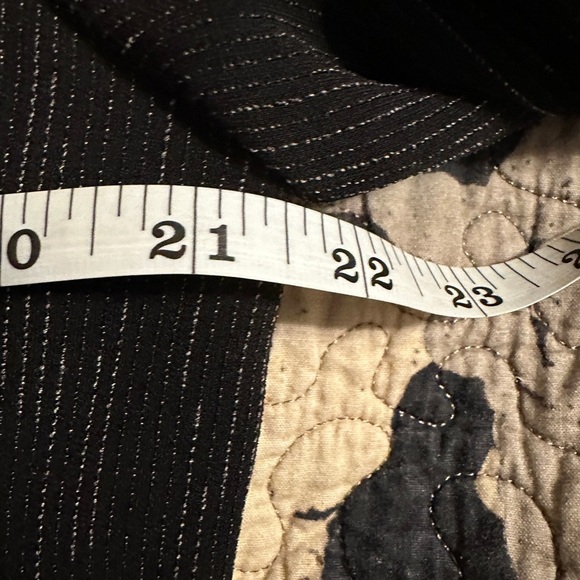 Ellen Tracy button blazer in black size 12. - Picture 6 of 7